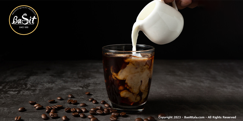  اضافه کردن شیر یا خامه به قهوه