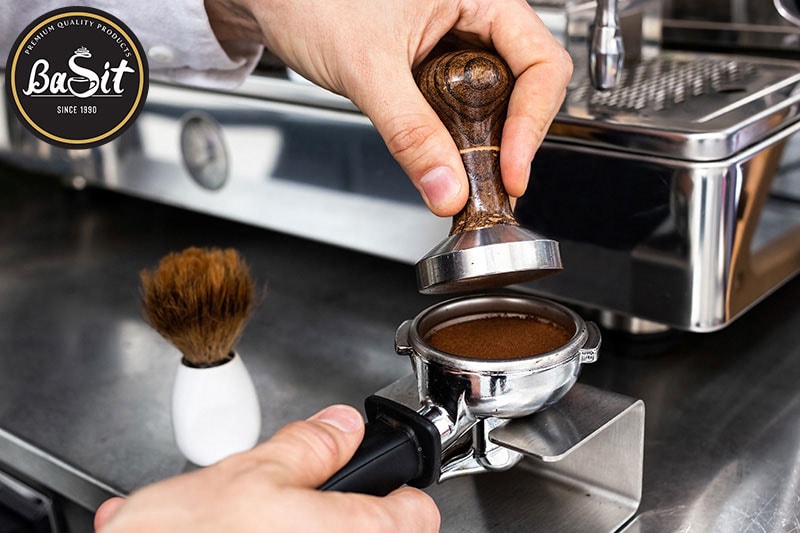 یکنواختی توده قهوه چه تاثیری در اسپرسوی تولید شده دارد؟